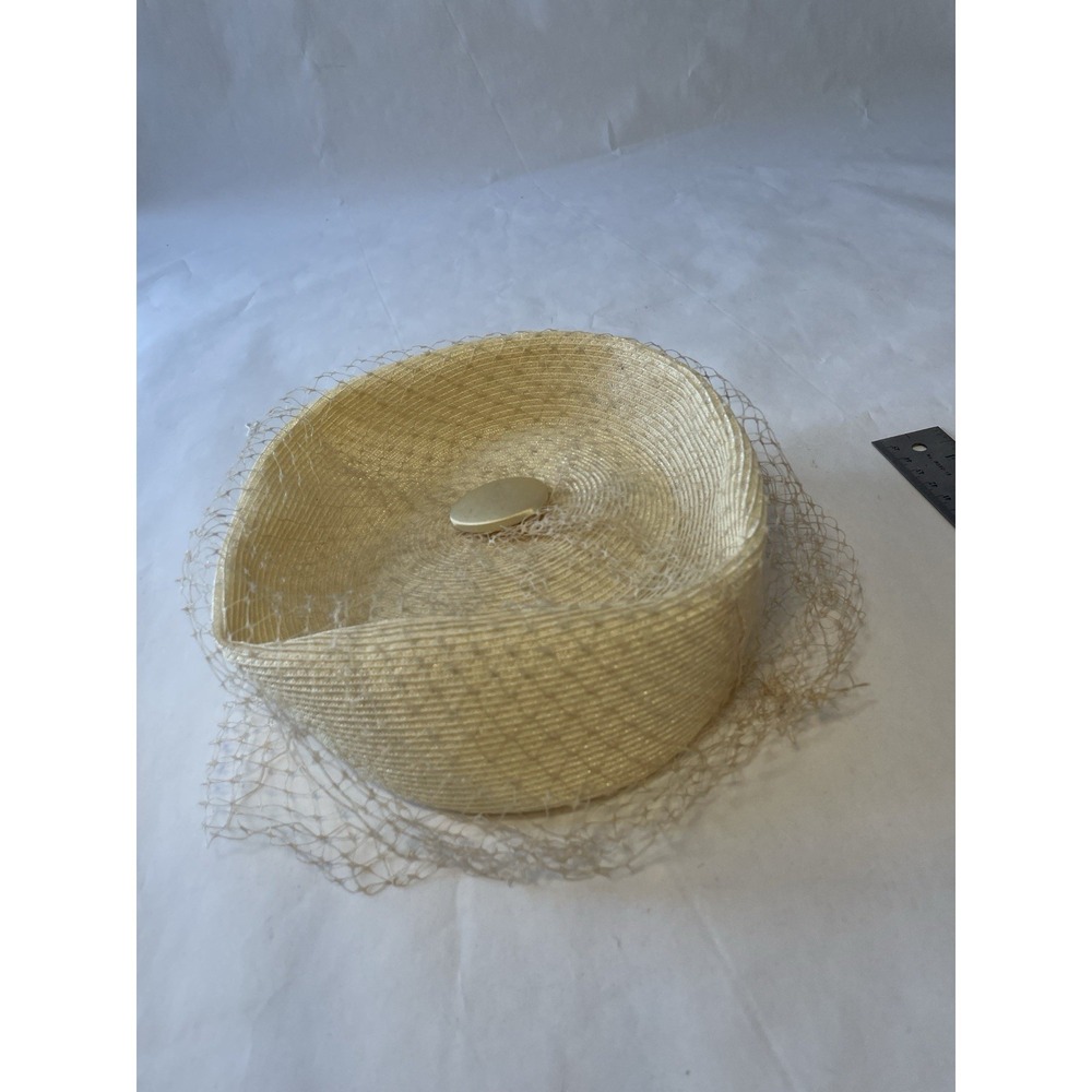 Women's Vintage Straw Pill Hat with Netting